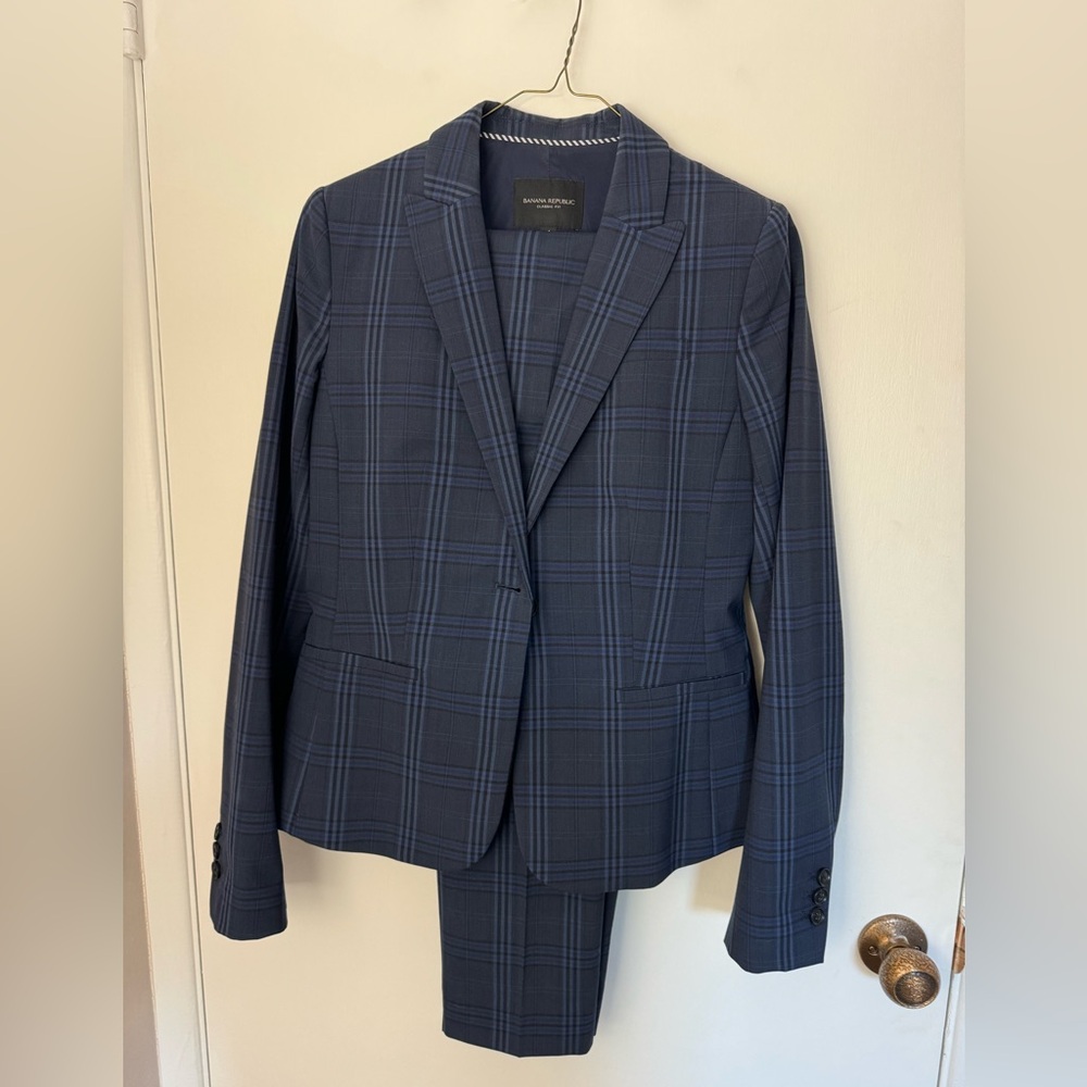 Banana republic navy plaid three piece suit